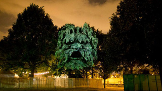 Illustration for article titled These Projectors Reveal The Creepy Gargoyle Face Hiding in Every Tree